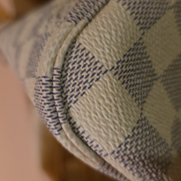 Authentic Louis Vuitton Neverfull PM - Picture 9 of 12